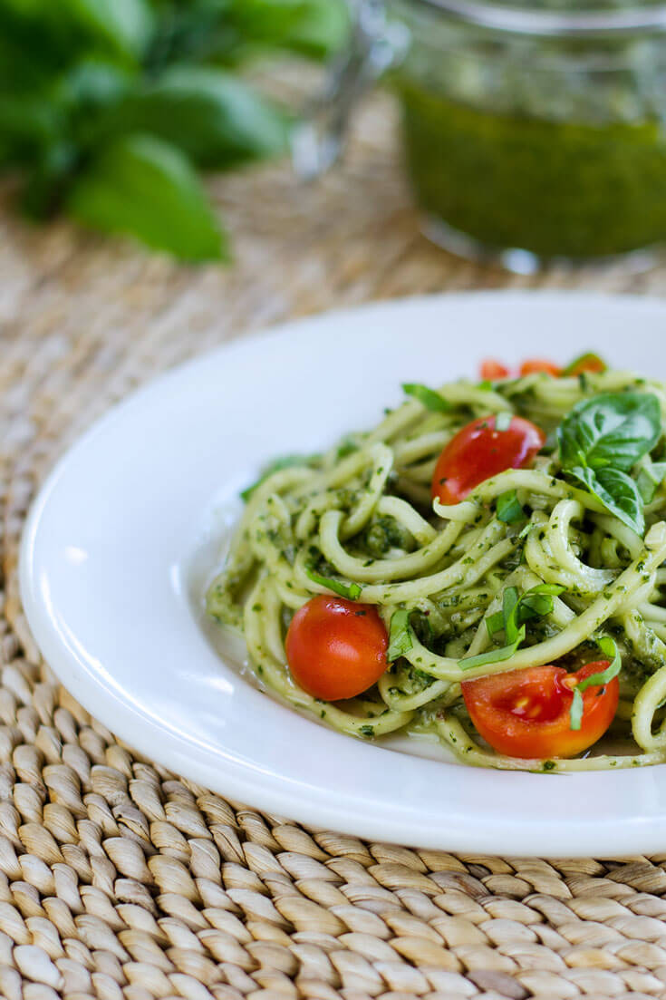 zucchini-pasta-pesto-735x1103