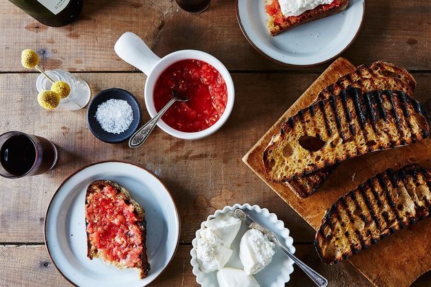 20. Pan con Tomate with Burrata