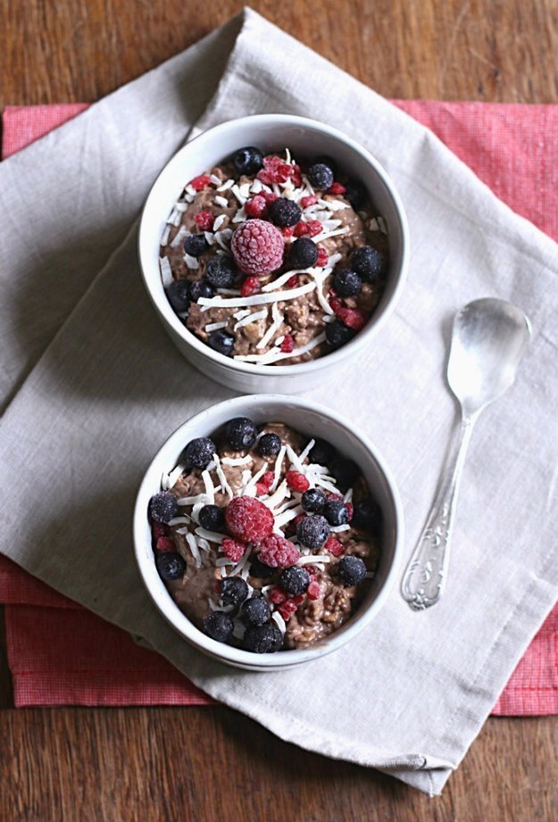 10 Overnight Chocolate Oatmeal Recipes You Can't Wait To Wake Up To!