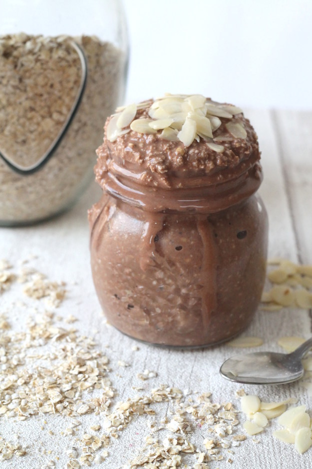 10 Overnight Chocolate Oatmeal Recipes You Can't Wait To Wake Up To!