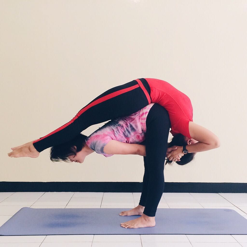 61 Amazing Couples Yoga Poses That Will Motivate You Today