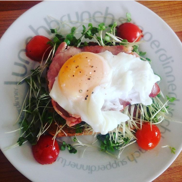egg-bacon-salad