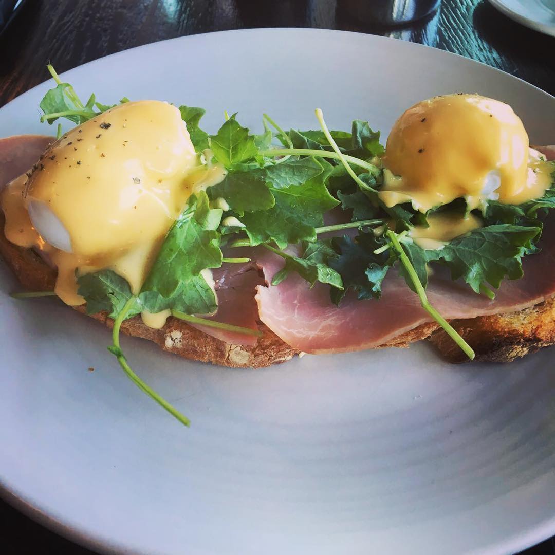 eggs-benedict