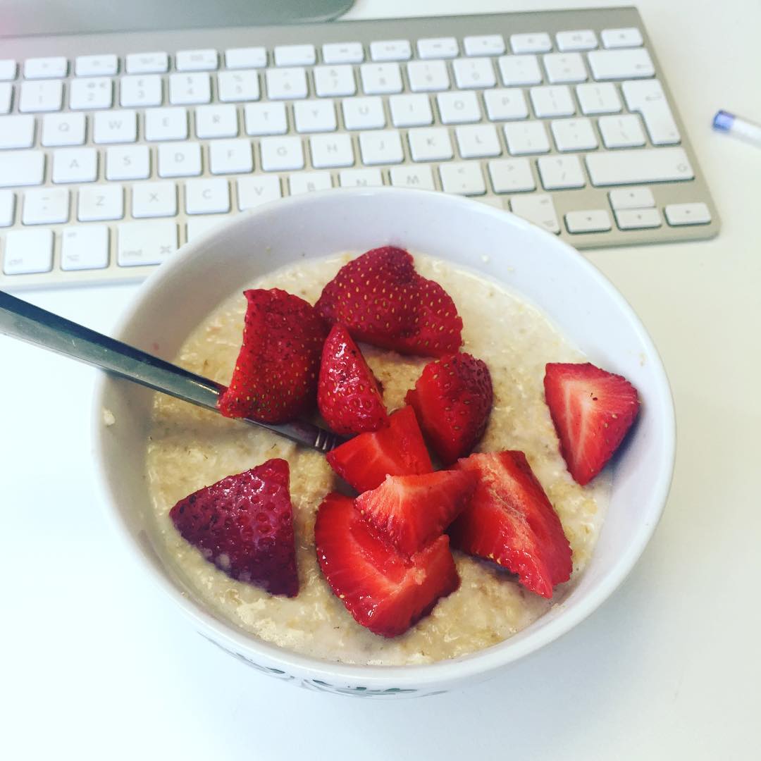 oatmeal-with-strawberries